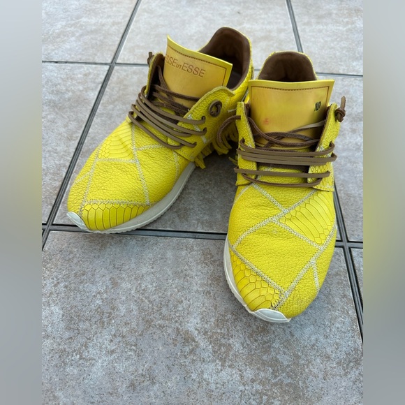 esseutesse leather fringe sneaker